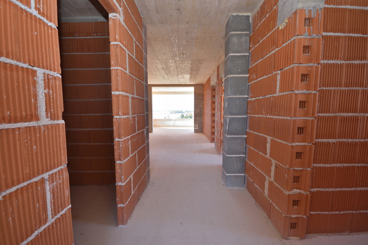 Vodice - Appartamento S3 al primo piano, con vista panoramica sul mare