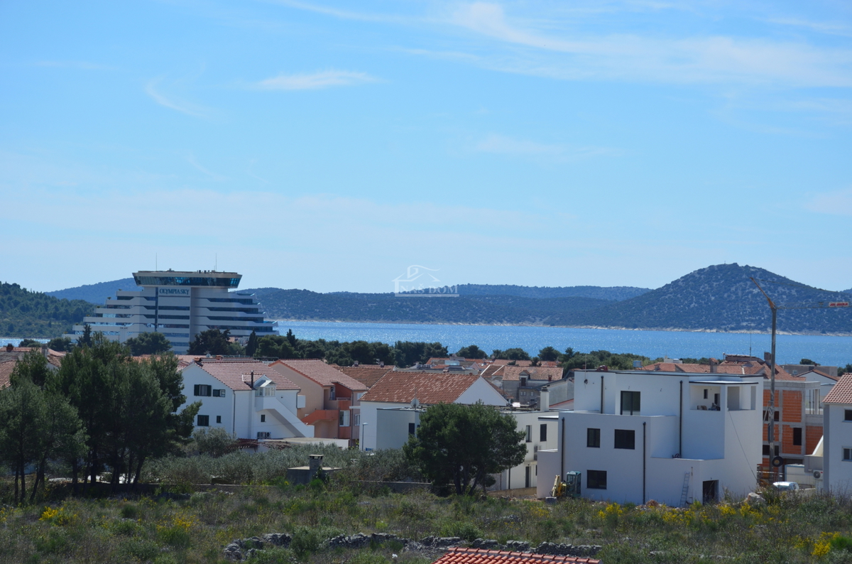 Vodice - Appartamento S3 al primo piano, con vista panoramica sul mare