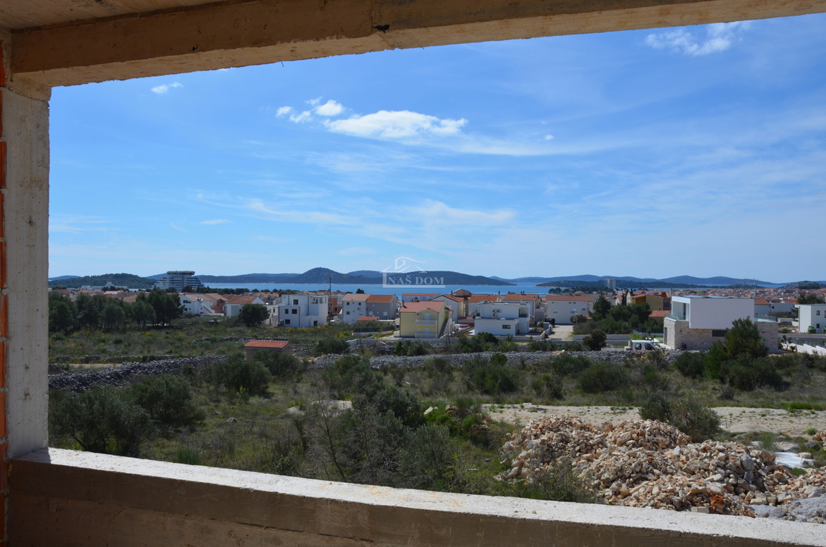 Vodice - Appartamento S3 al primo piano, con vista panoramica sul mare
