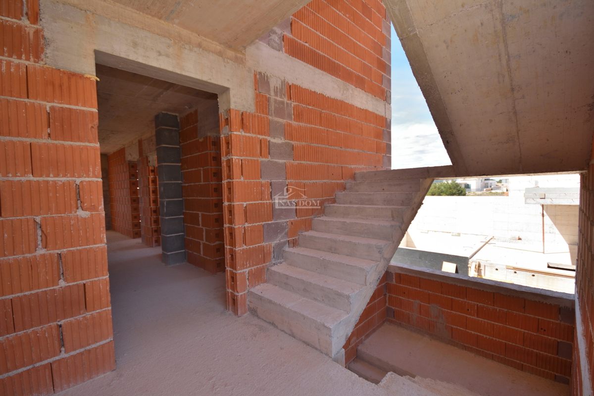 Vodice - Appartamento S3 al primo piano, con vista panoramica sul mare