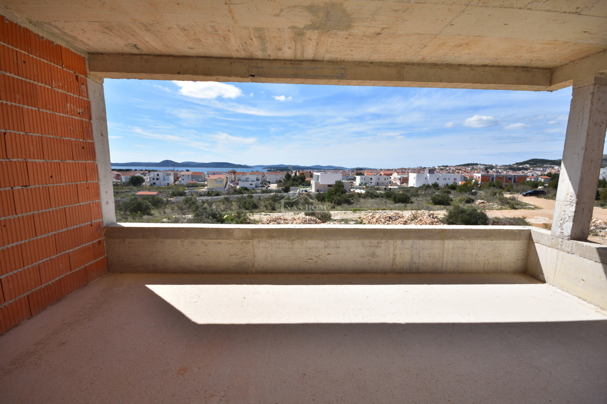 Vodice - Appartamento S3 al primo piano, con vista panoramica sul mare