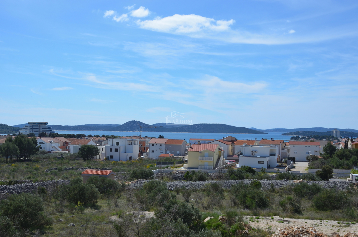 Vodice - Appartamento S3 al primo piano, con vista panoramica sul mare