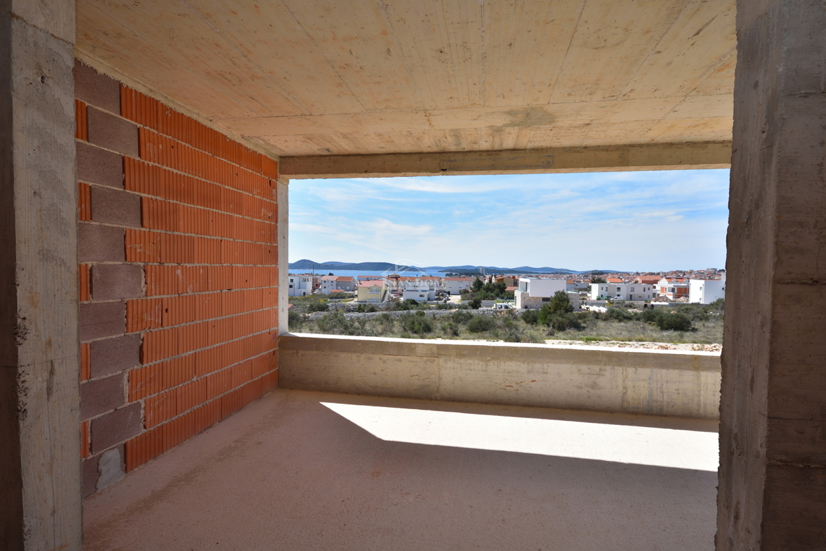 Vodice - Appartamento S3 al primo piano, con vista panoramica sul mare