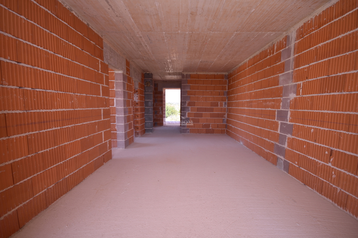 Vodice - Appartamento S3 al primo piano, con vista panoramica sul mare