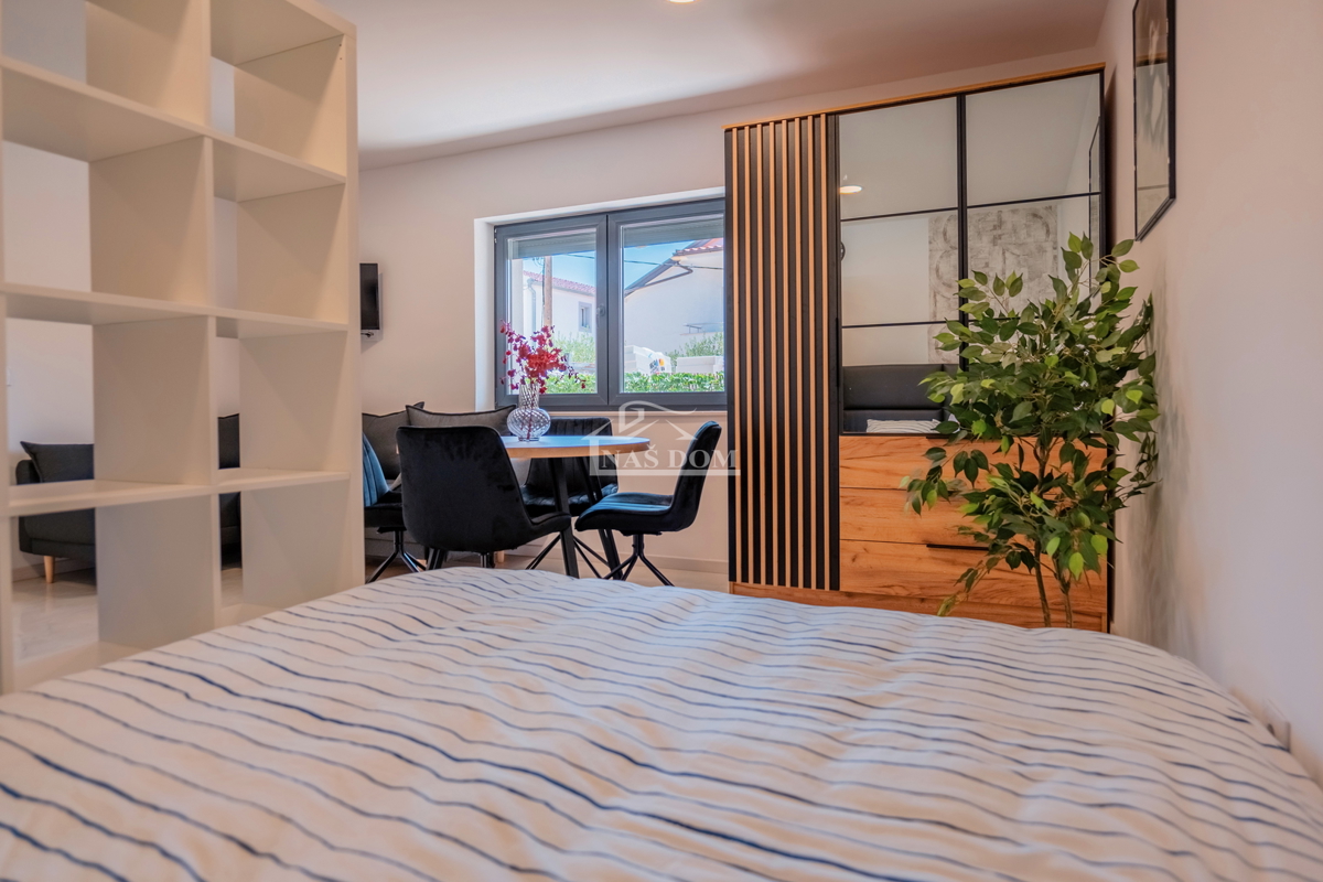 Vodice - appartamento confortevole ristrutturato al piano terra con giardino, a 300 m dalla spiaggia