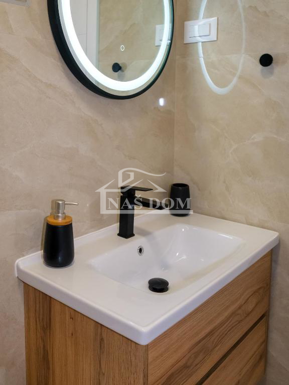 Vodice - **CENTRO** casa a schiera con piscina e terrazza panoramica, vista mare