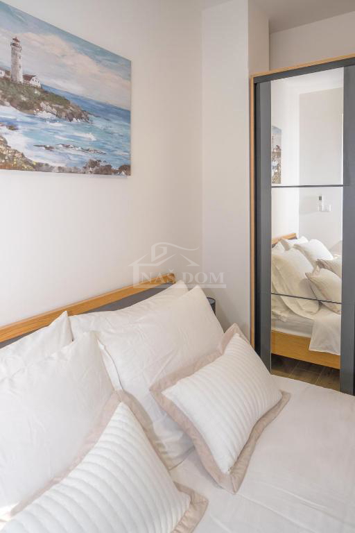 Vodice - **CENTRO** casa a schiera con piscina e terrazza panoramica, vista mare