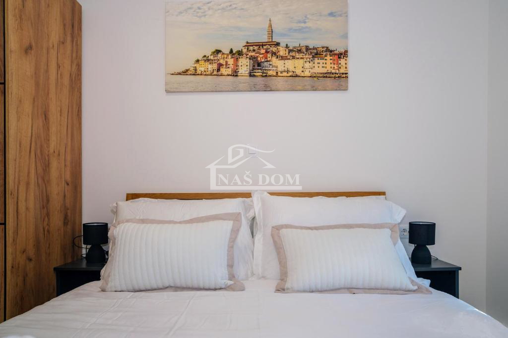 Vodice - **CENTRO** casa a schiera con piscina e terrazza panoramica, vista mare