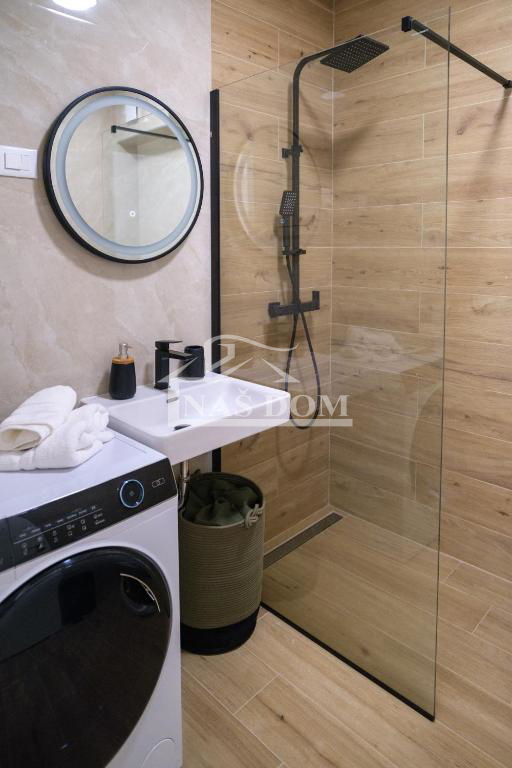 Vodice - **CENTRO** casa a schiera con piscina e terrazza panoramica, vista mare