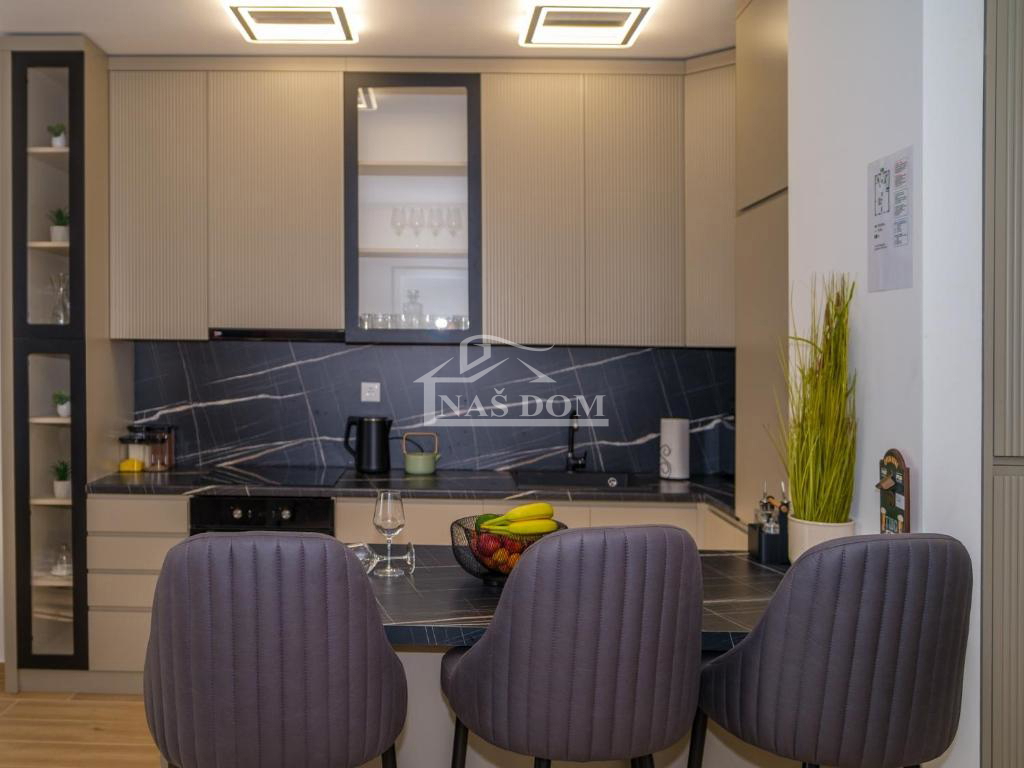 Vodice - **CENTRO** casa a schiera con piscina e terrazza panoramica, vista mare