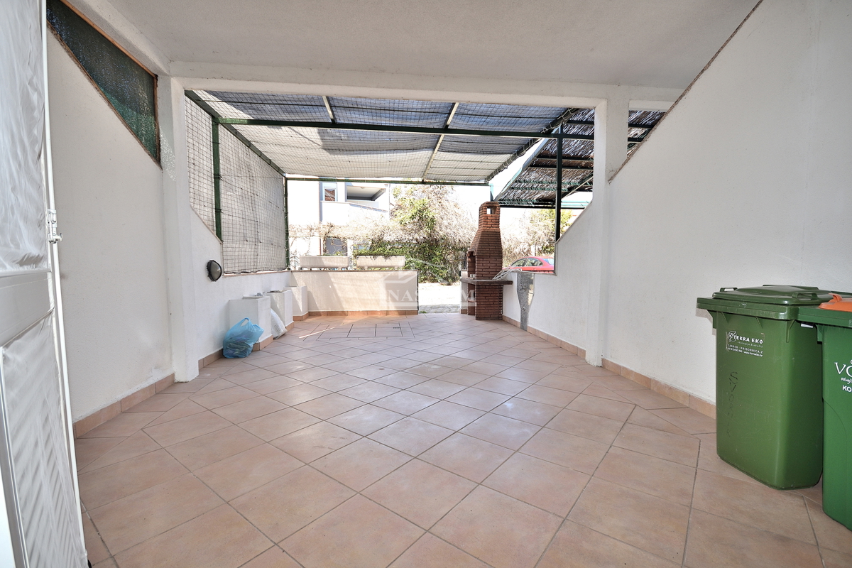 Vodice, Srima - appartamento su tre piani a 450 m dalla spiaggia