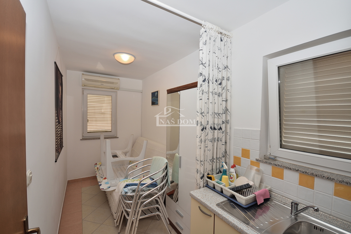 Vodice, Srima - appartamento su tre piani a 450 m dalla spiaggia