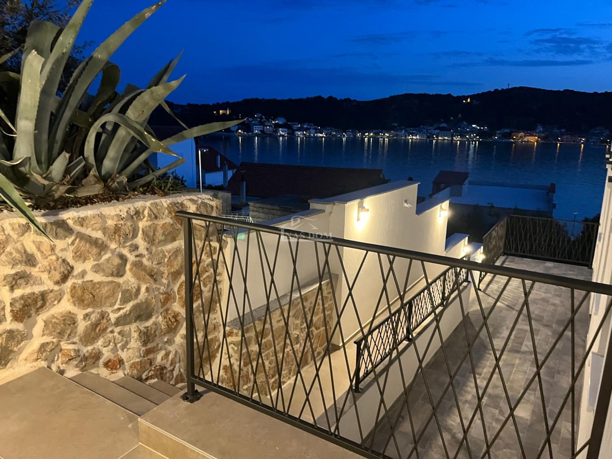 Tisno - **NUOVA COSTRUZIONE** Appartamento S4 con vista mare