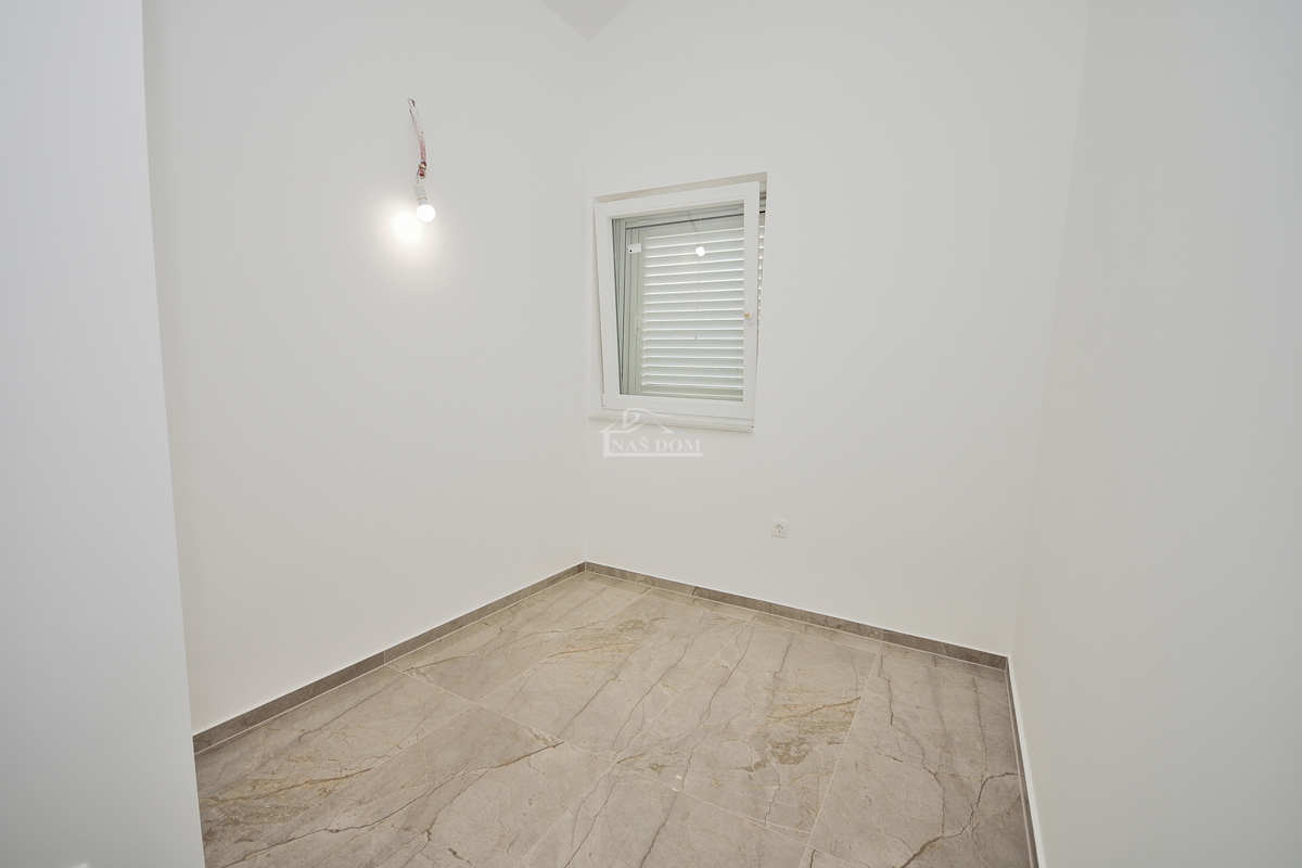 Tisno - **NUOVA COSTRUZIONE** Appartamento S4 con vista mare