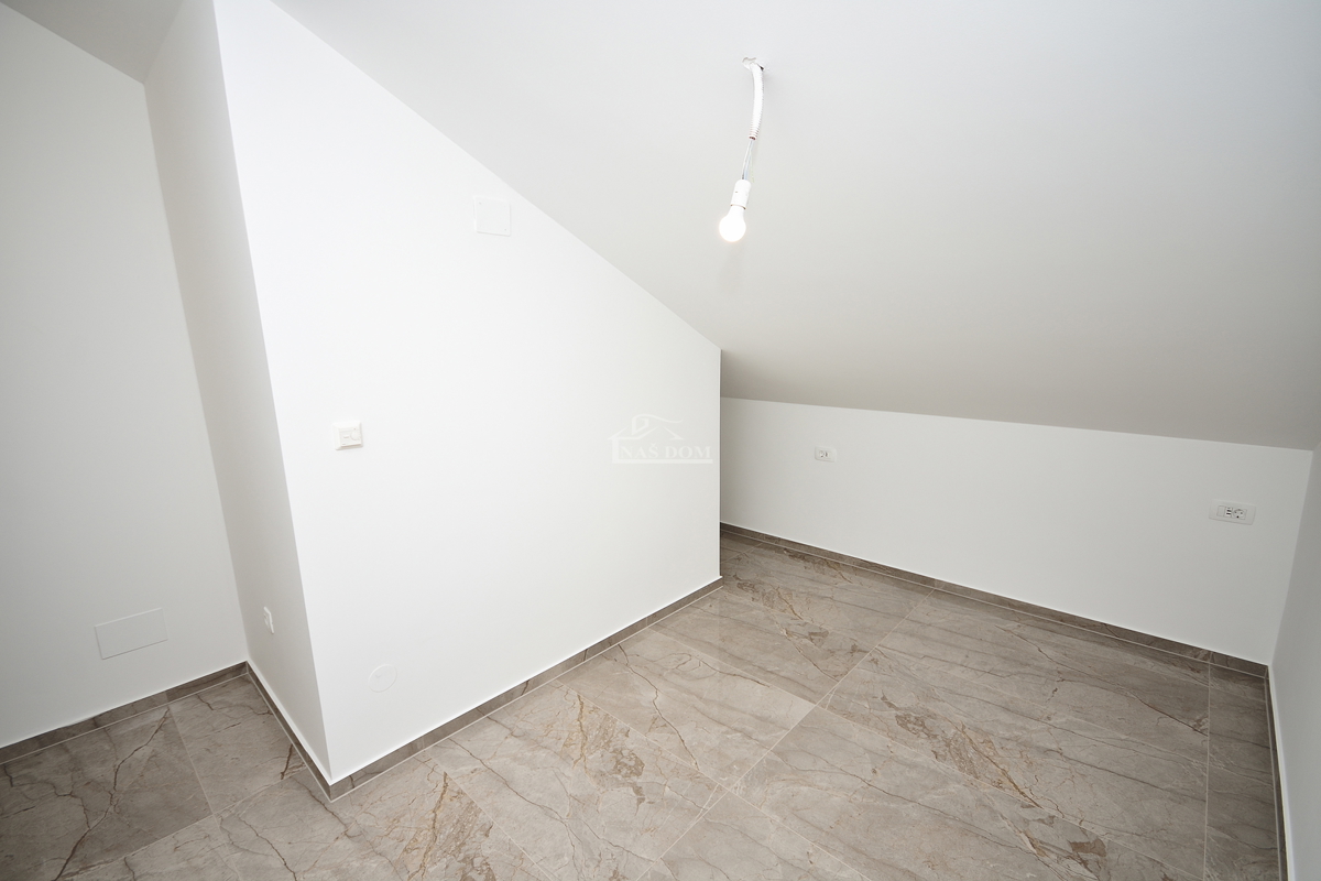 Tisno - **NUOVA COSTRUZIONE** Appartamento S4 con vista mare