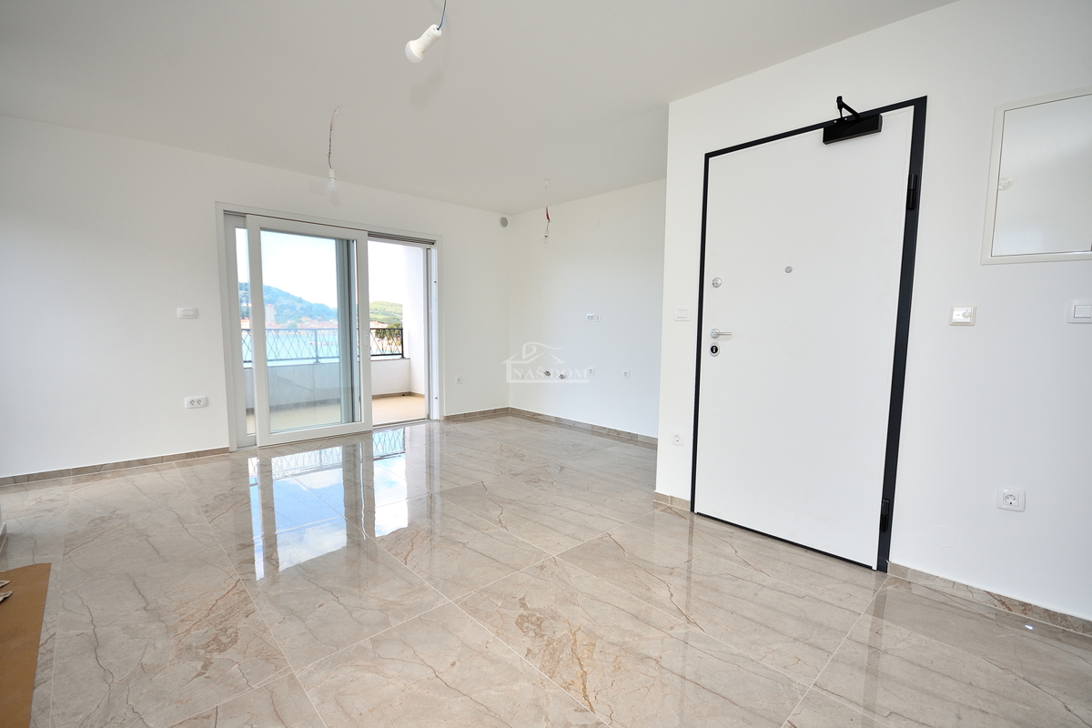 Tisno - **NUOVA COSTRUZIONE** Appartamento S4 con vista mare