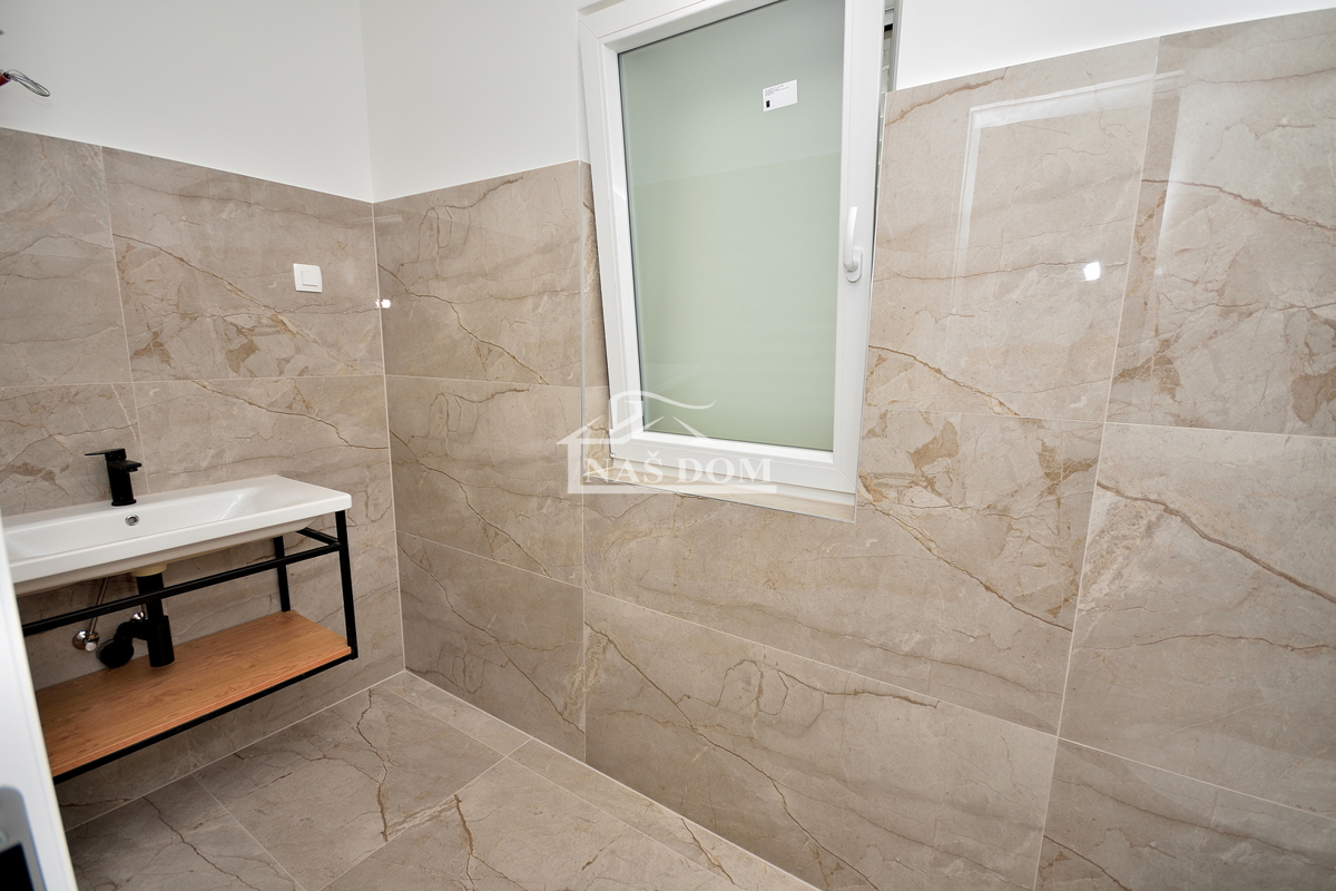 Tisno - **NUOVA COSTRUZIONE** Appartamento S4 con vista mare