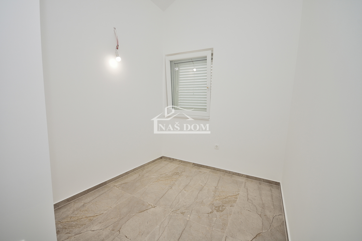 Tisno - **NUOVA COSTRUZIONE** Appartamento S4 con vista mare