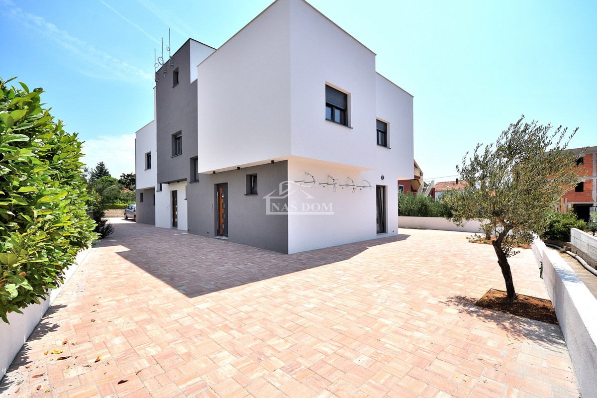 VODICE - **POSIZIONE ECCEZIONALE** *NUOVA COSTRUZIONE* Casa S1, 150 m dalla spiaggia