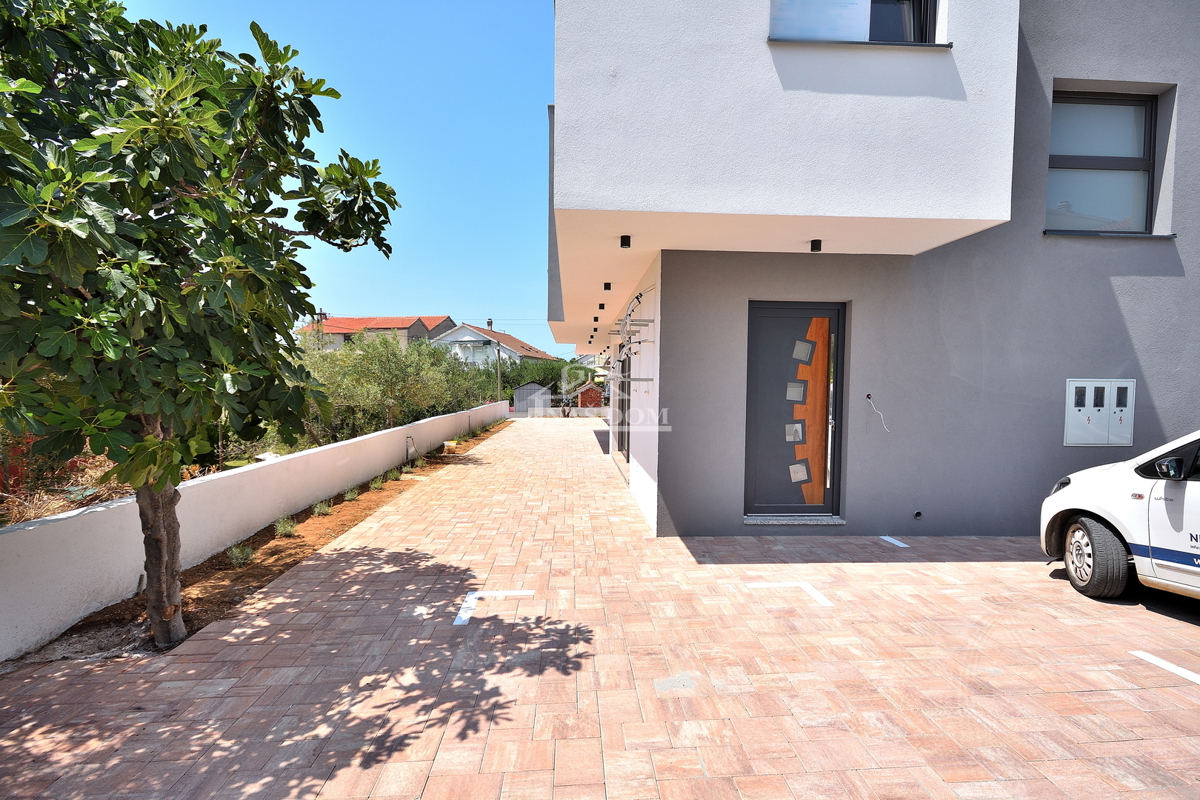 VODICE - **POSIZIONE ECCEZIONALE** *NUOVA COSTRUZIONE* Casa S1, 150 m dalla spiaggia