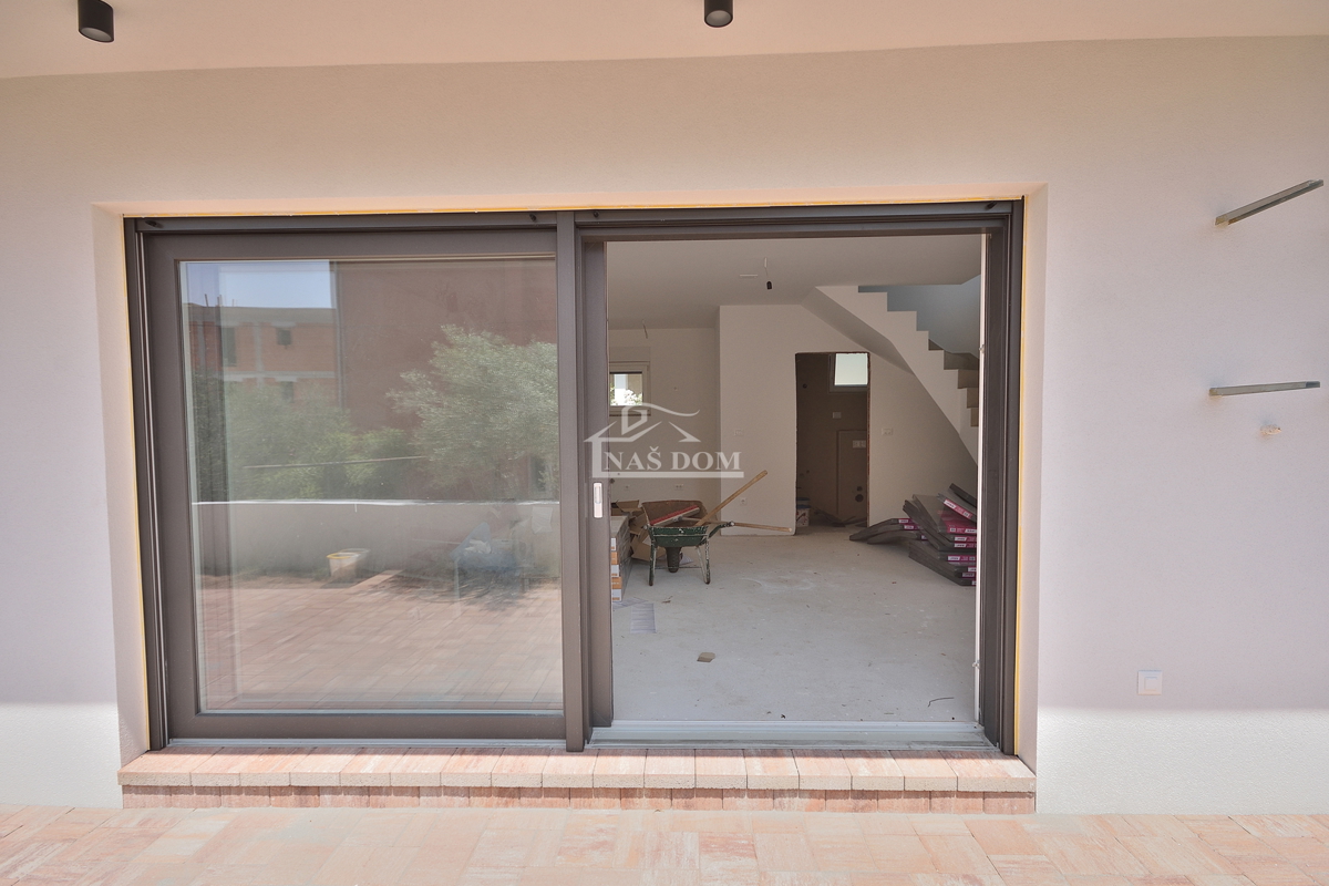 VODICE - **POSIZIONE ECCEZIONALE** *NUOVA COSTRUZIONE* Casa S1, 150 m dalla spiaggia