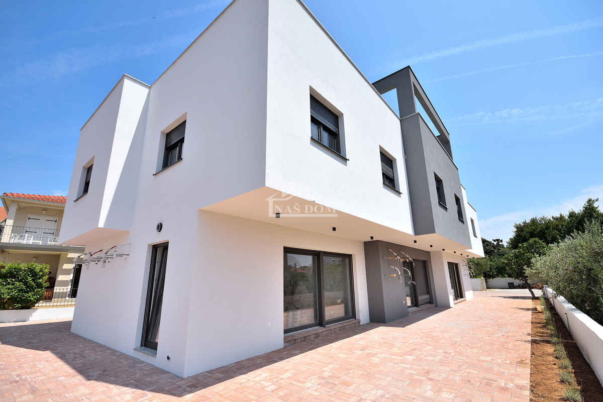 VODICE - **POSIZIONE ECCEZIONALE** *NUOVA COSTRUZIONE* Casa S1, 150 m dalla spiaggia