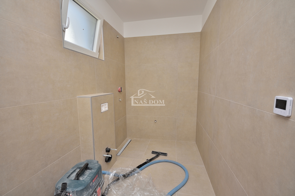 VODICE - **POSIZIONE ECCEZIONALE** *NUOVA COSTRUZIONE* Casa S1, 150 m dalla spiaggia