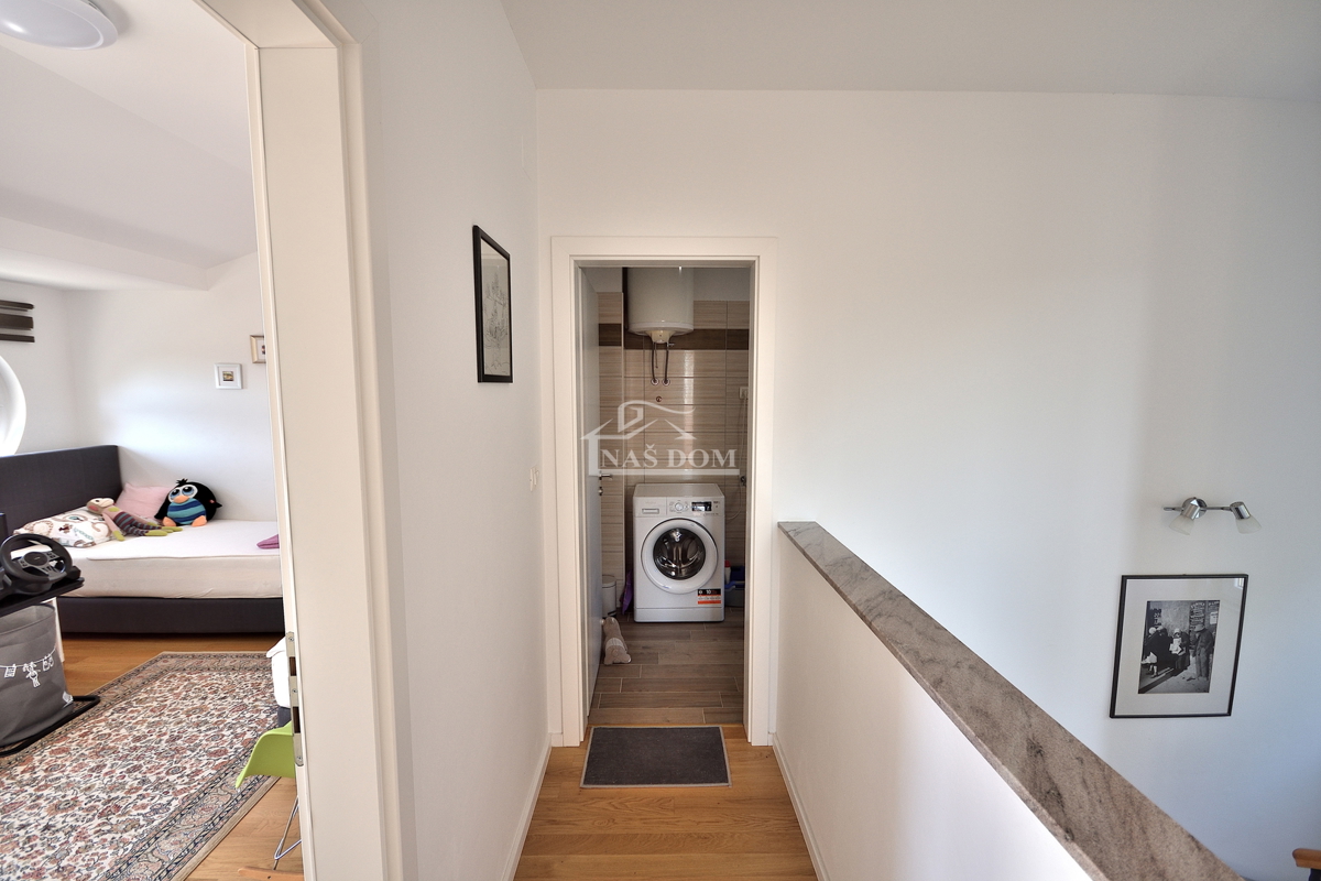 TRIBUNJ - casa con vista mare, a 400 m dalla spiaggia