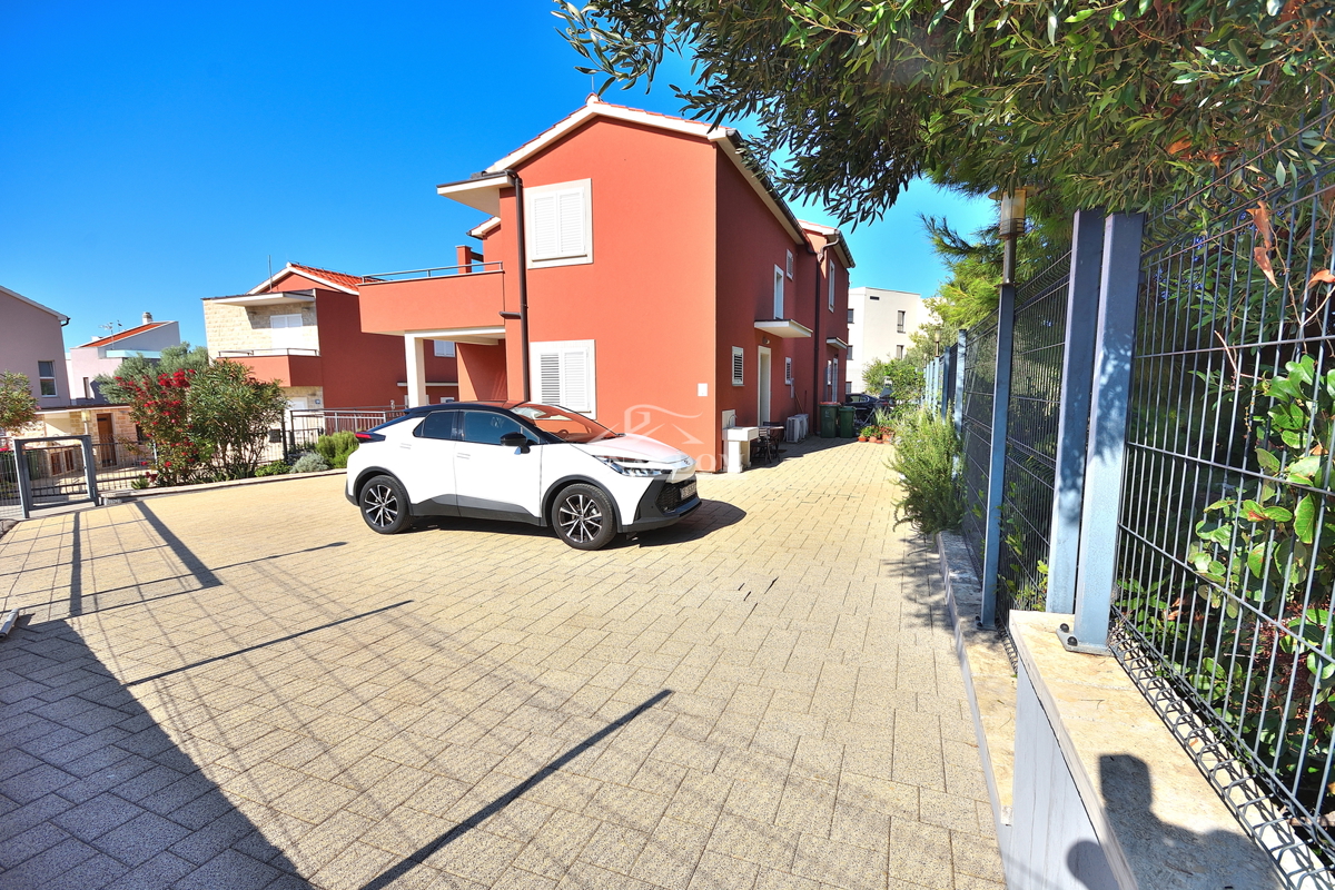 TRIBUNJ - casa con vista mare, a 400 m dalla spiaggia