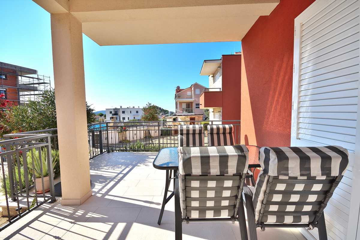 TRIBUNJ - casa con vista mare, a 400 m dalla spiaggia