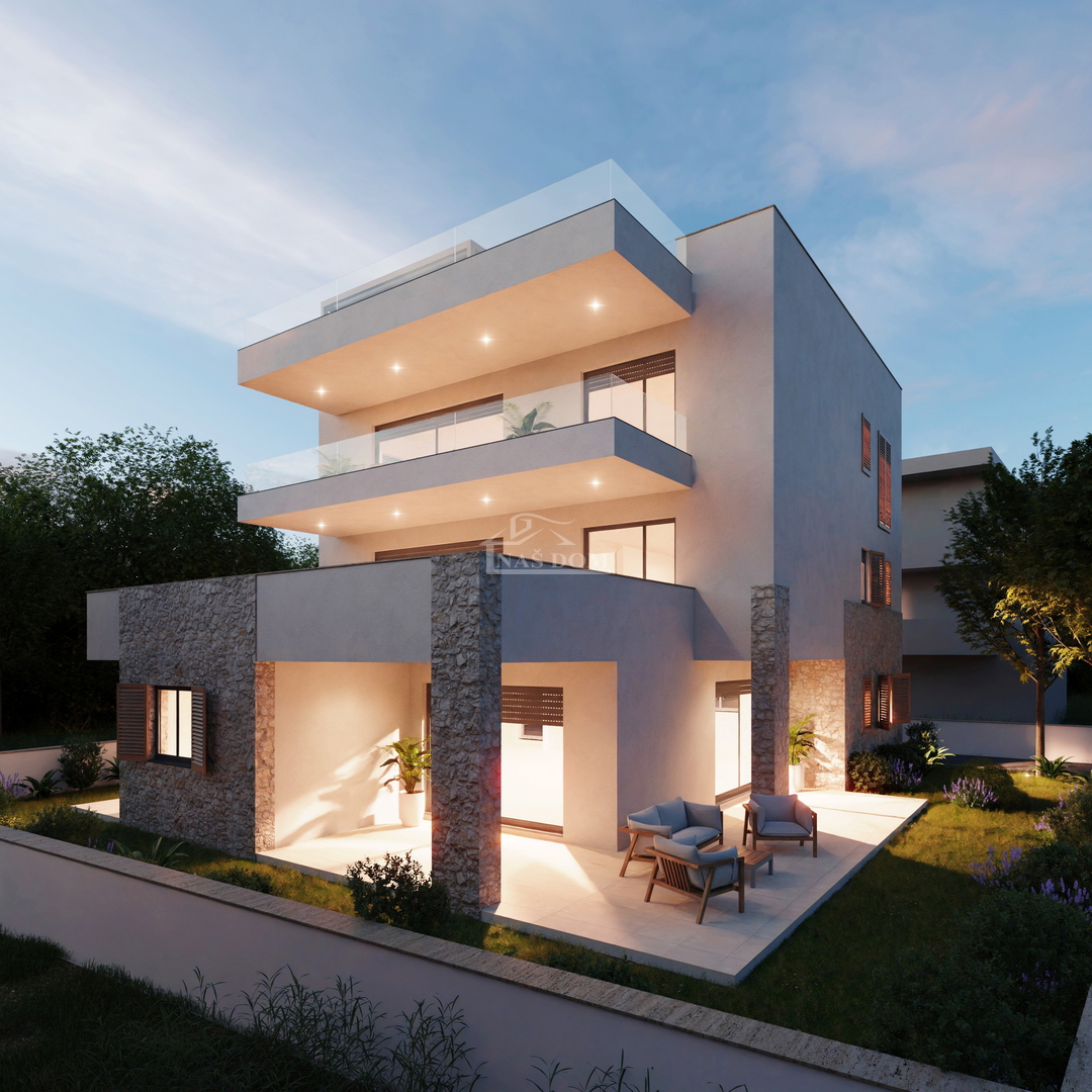 VODICE – TERRENO EDIFICABILE 748 m² CON PERMESSO DI COSTRUIRE DEFINITIVO, POSIZIONE TOP!