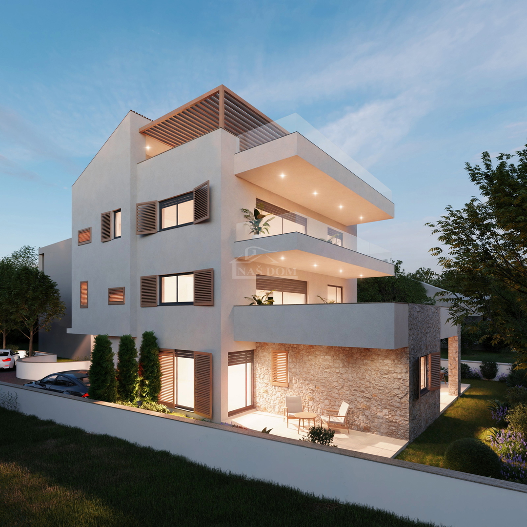 VODICE – TERRENO EDIFICABILE 748 m² CON PERMESSO DI COSTRUIRE DEFINITIVO, POSIZIONE TOP!