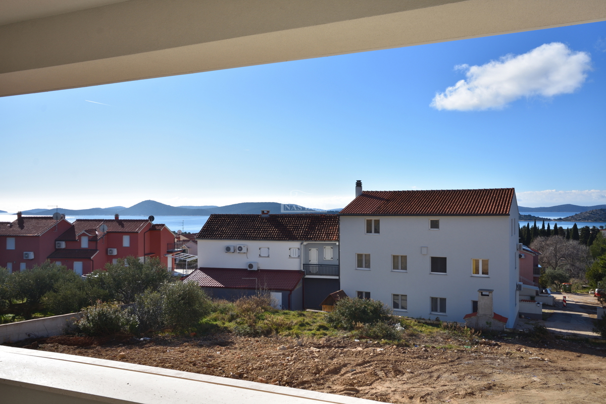 Vodice - Appartamento di lusso S3 al piano terra, vista mare