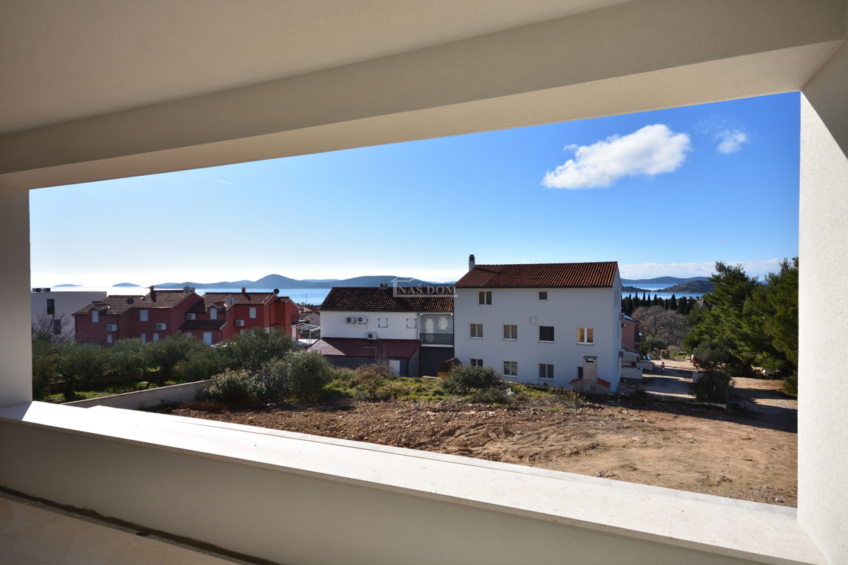 Vodice - Appartamento di lusso S3 al piano terra, vista mare