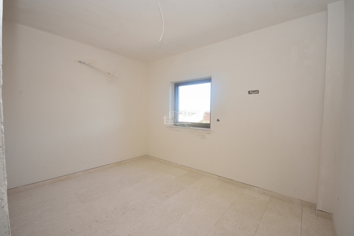 Vodice - Appartamento di lusso S1 al piano terra con giardino, vista mare