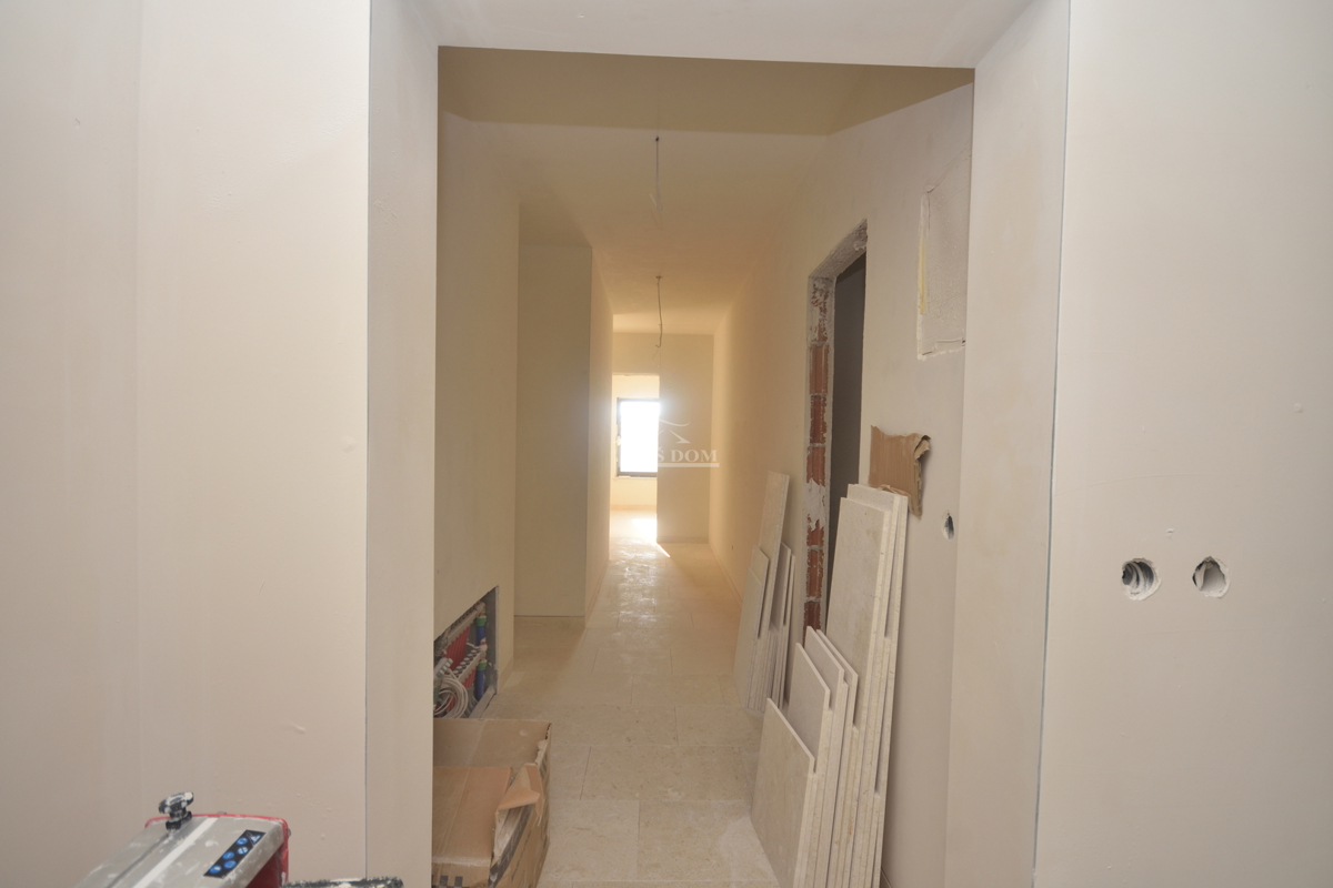 Vodice - Appartamento di lusso S2 al piano terra con giardino, vista mare