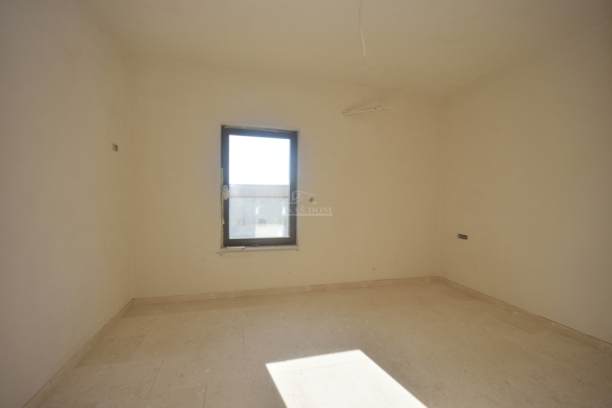 Vodice - Appartamento di lusso S2 al piano terra con giardino, vista mare