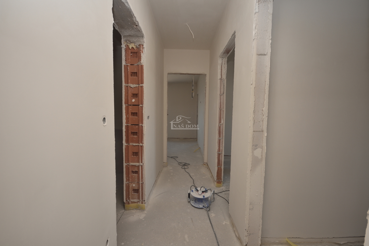 Vodice - Appartamento di lusso S10 con tre camere da letto, ascensore, vista mare, secondo piano