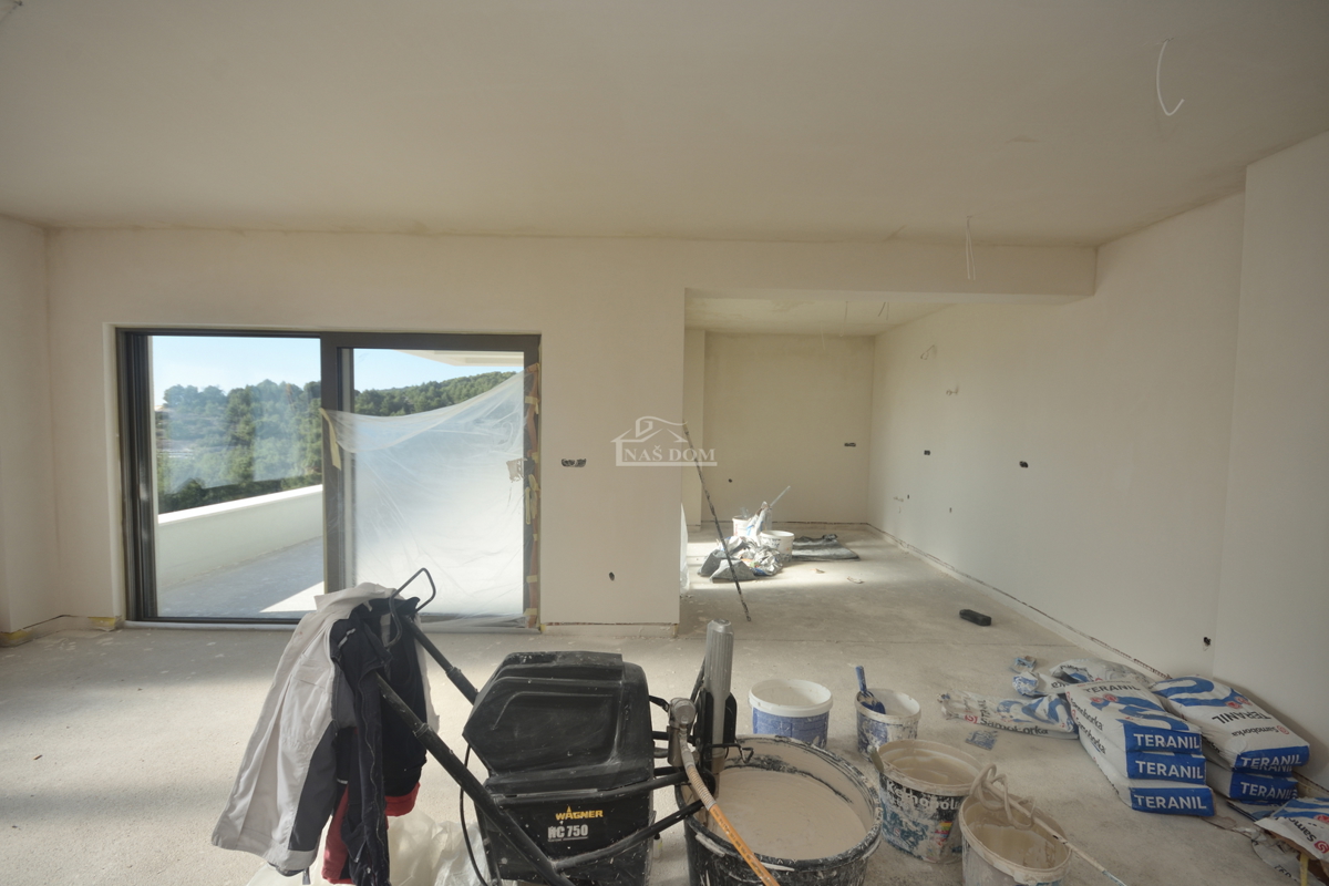 Vodice - Appartamento di lusso S10 con tre camere da letto, ascensore, vista mare, secondo piano