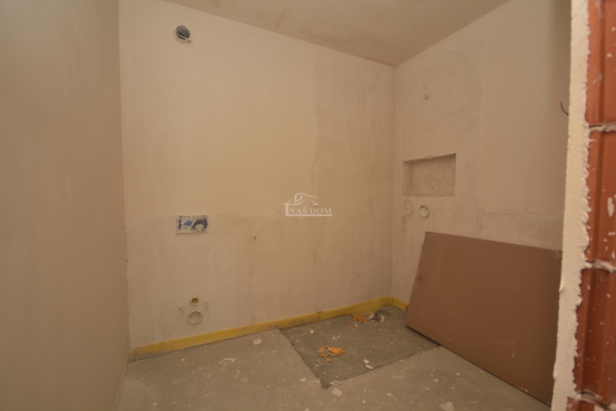 Vodice - Appartamento di lusso S10 con tre camere da letto, ascensore, vista mare, secondo piano