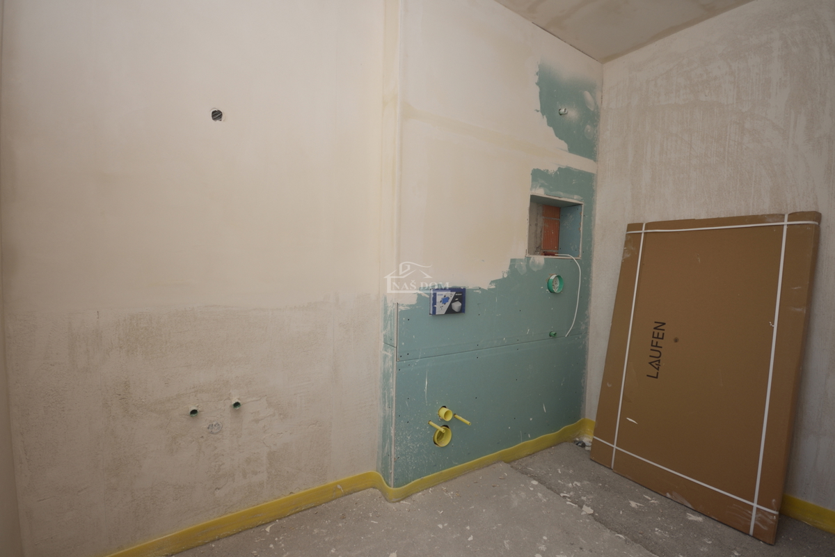 Vodice - Appartamento di lusso S10 con tre camere da letto, ascensore, vista mare, secondo piano