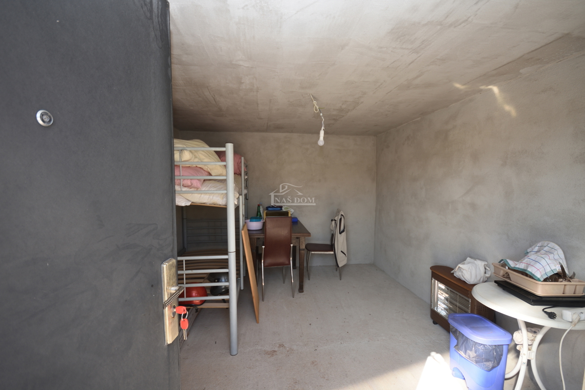 Vodice – Terreno agricolo con casa, uliveto e fabbricati accessori