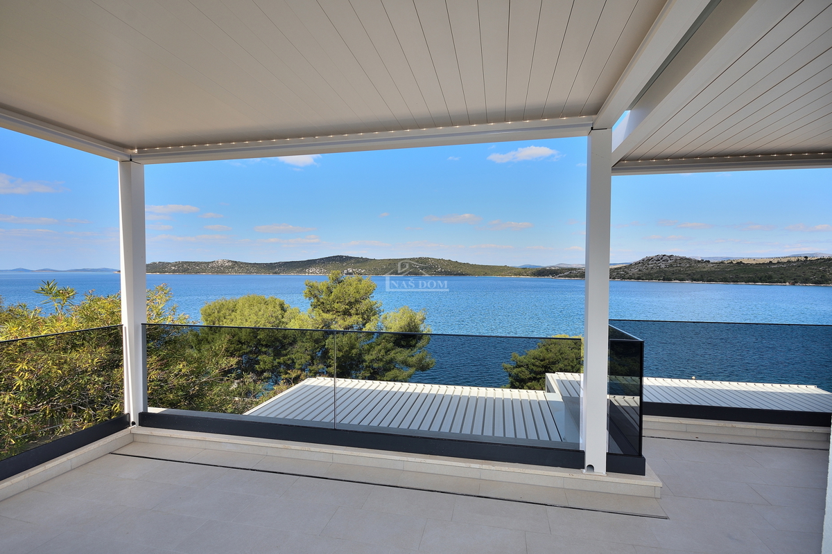 Primošten, Šparadići - Attico B4 con vista mare, a 5 m dalla spiaggia