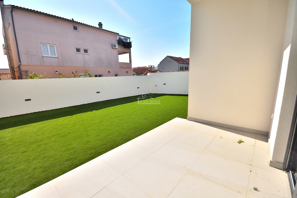 Vodice - Appartamento duplex S2 con giardino, 113,43 m2