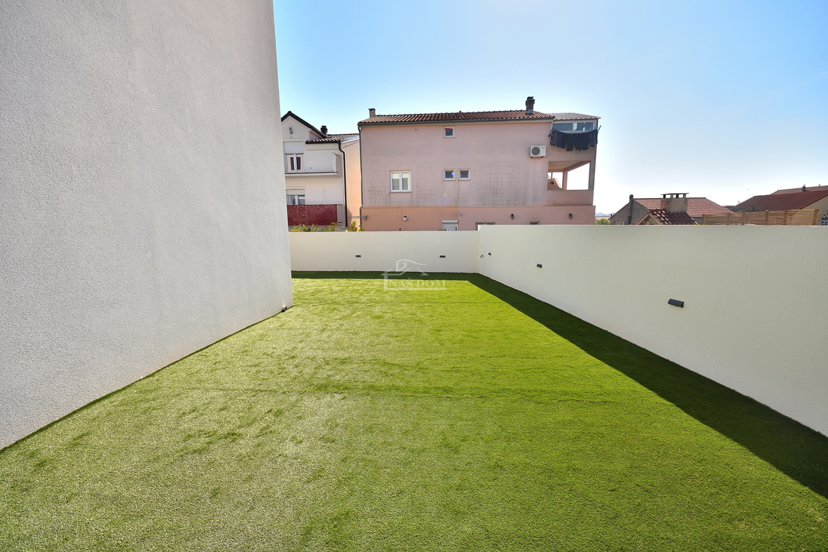 Vodice - Appartamento duplex S2 con giardino, 113,43 m2