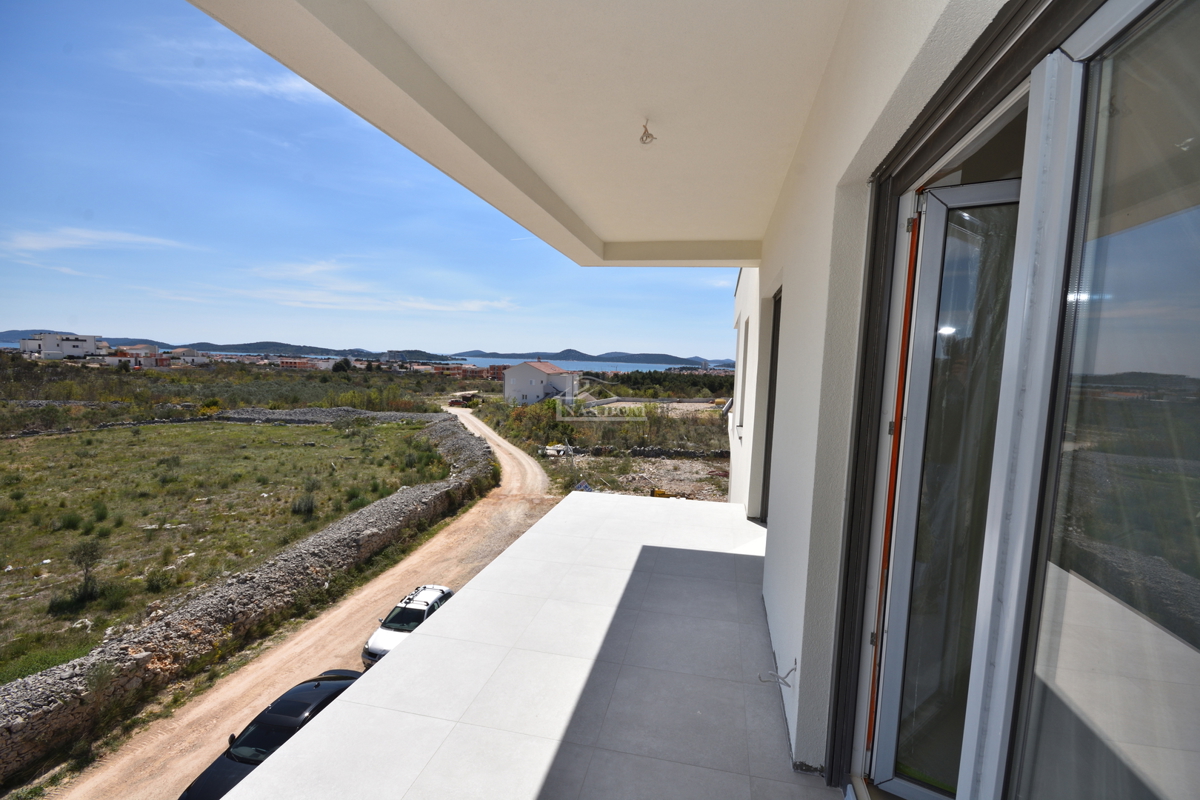 Appartamento confortevole al secondo piano con vista panoramica sul mare - Vodice