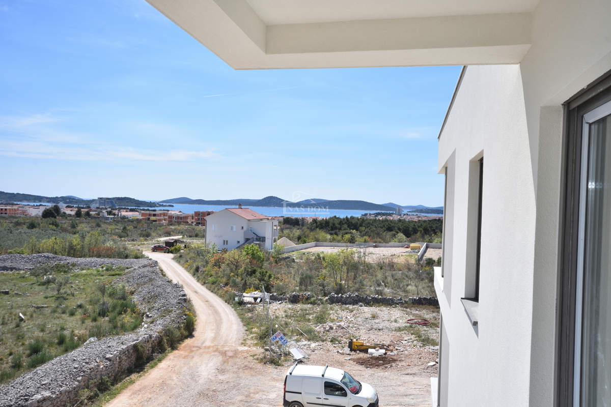 Appartamento confortevole al secondo piano con vista panoramica sul mare - Vodice