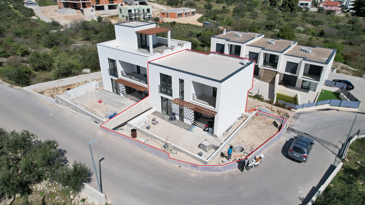 Vodice - Moderna doppia casa S2, a 1300 m dalla spiaggia