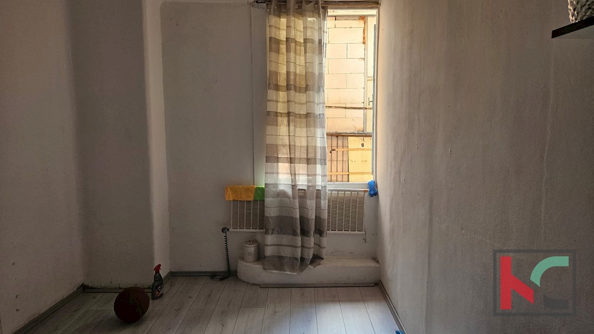 Pola, Centro, appartamento nel centro della città con potenziale, 4 camere da letto, 1 bagno, 125 m2 #vendita