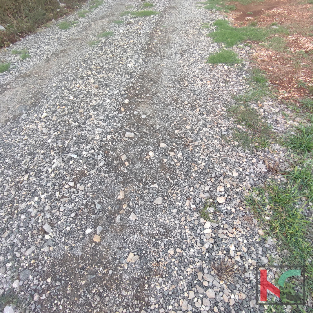 Istria, Mali Vareški, terreno edificabile 1527 m2 vicino a Duga Uvala, #vendita